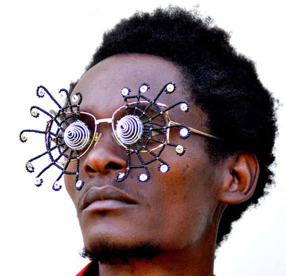  photo cyrus-kabiru-kenayn-artist-sculptural-glasses-designboom-01_zps2dmx2zqm.jpg