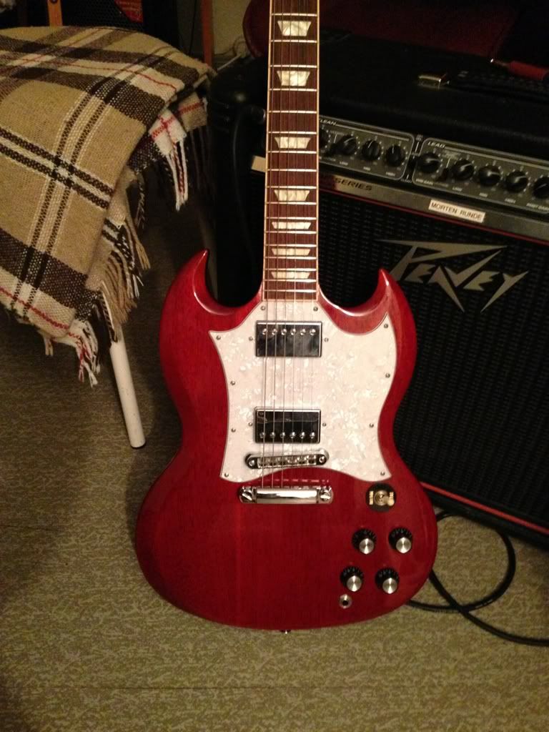 SG standard heritage cherry w/ white fullsize pickguard and maestro