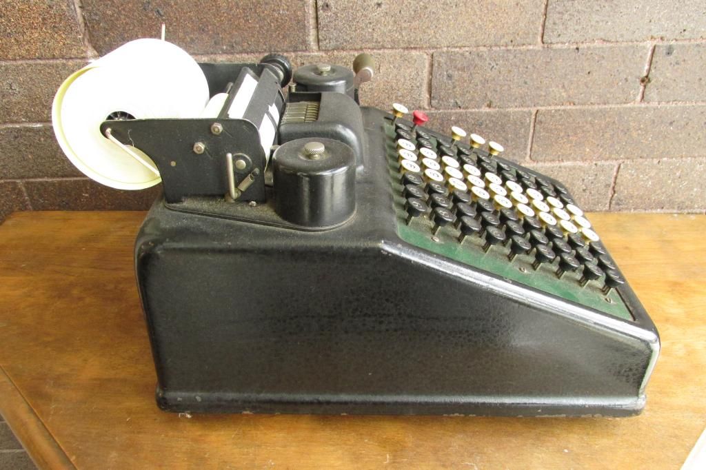 Antique BURROUGHS Portable ADDING MACHINE Working Calculator Cast Iron